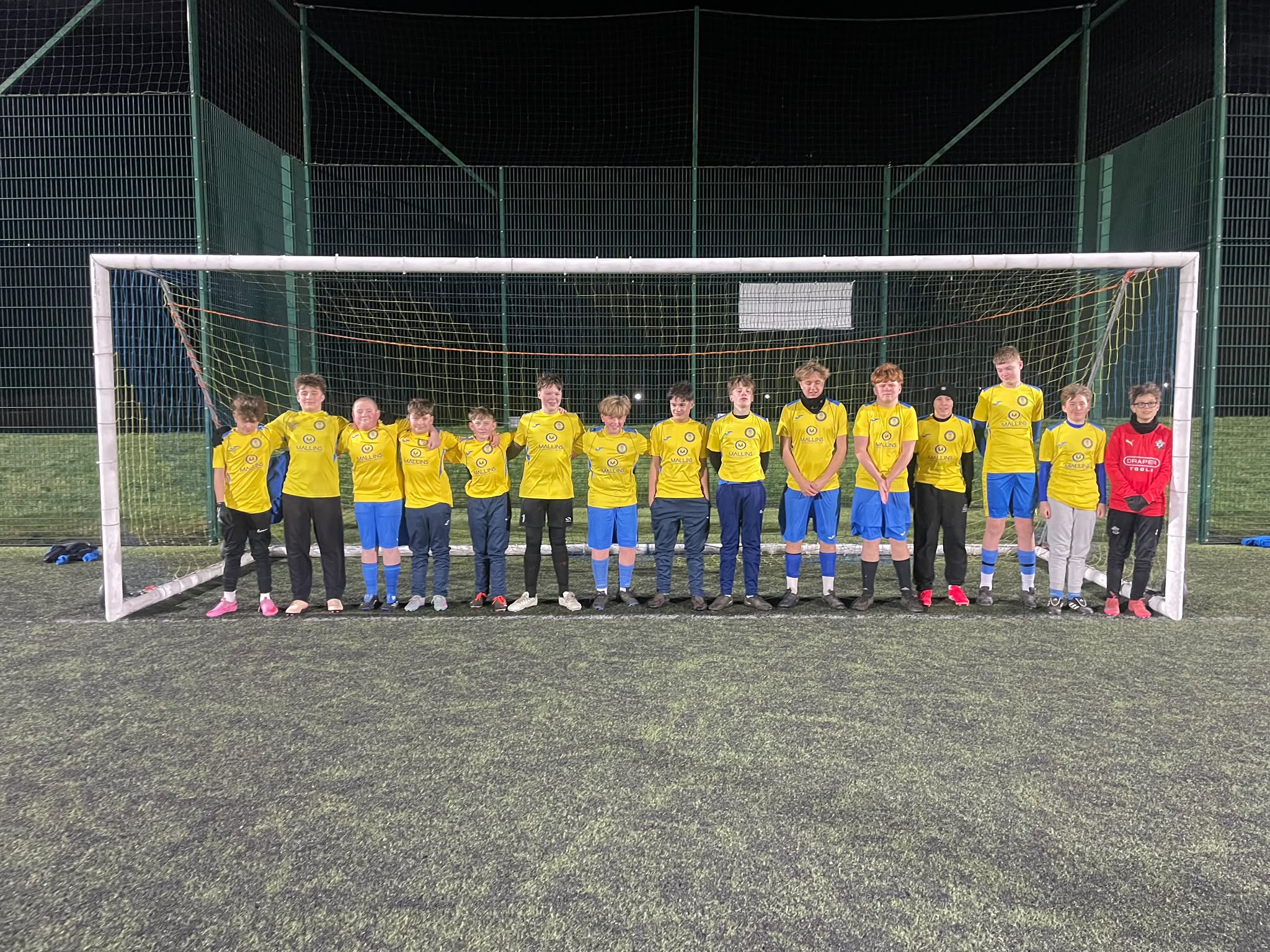 Royal Wootton Bassett Football Club Under 14s team sponsored by Mallins Associates